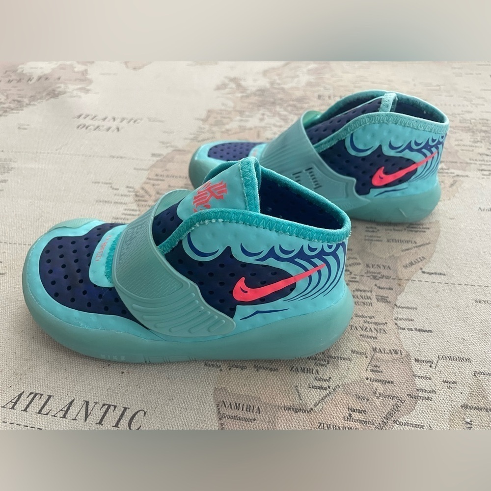Nike (TD) Ky-Breezy Persian
Violet Aurora Size 9 Water Shoes - Picture 3 of 10